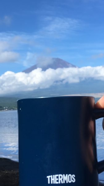 富士山を見ながらのモーニングコーヒー