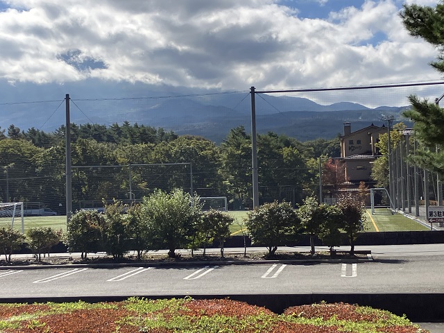 右手奥が日帰り温泉　ゆらり